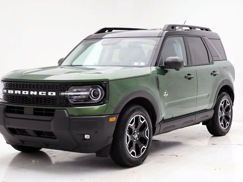 Used 2025 Ford Bronco Sport Outer Banks w/ Outer Banks Tech Package+ image 2