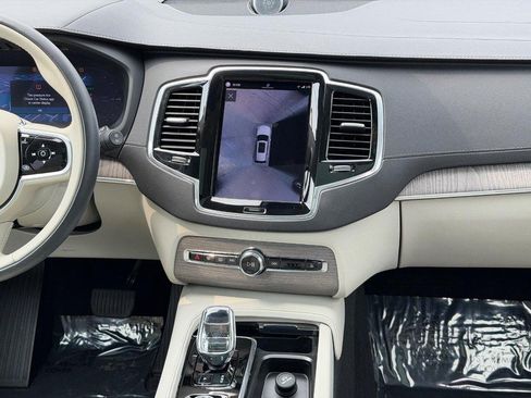 Used 2023 Volvo XC90 T8 Ultimate w/ Lounge Package AWD/4WD image 14