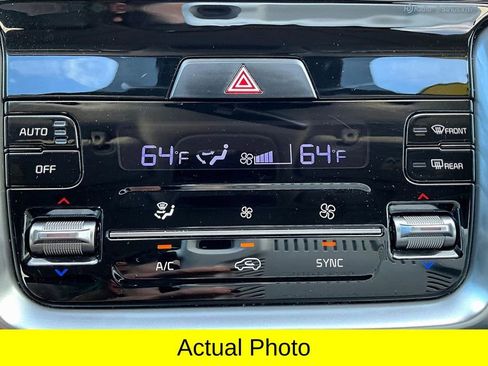 Used 2022 Kia Sorento S w/ Panoramic Sunroof Package image 24