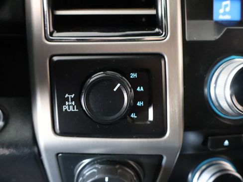 Used 2018 Ford F150 Platinum w/ Equipment Group 701A Luxury AWD/4WD image 9