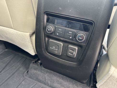 Used 2022 Buick Enclave Premium w/ Experience Buick Package image 40