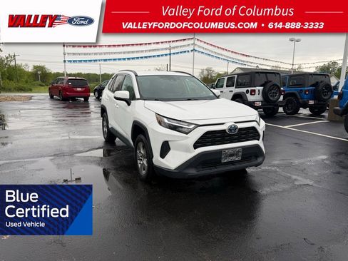 Used 2023 Toyota RAV4 XLE AWD/4WD image 1