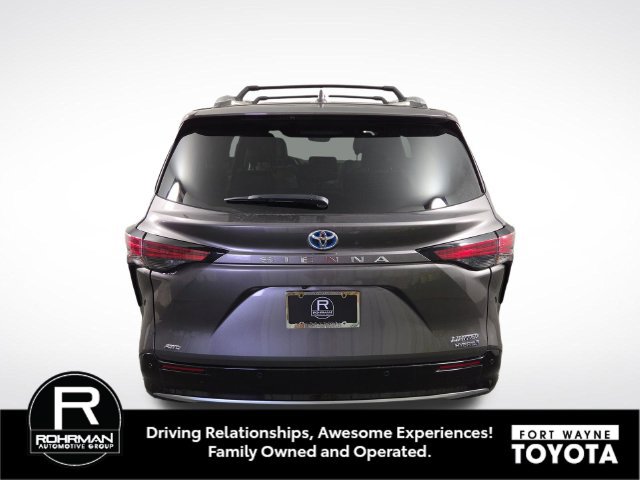 Used 2024 Toyota Sienna Limited AWD/4WD image 8