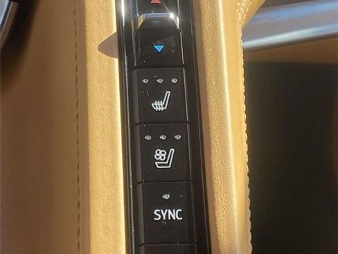 Used 2021 Chevrolet Corvette Stingray Premium Conv w/ Z51 Performance Package image 27