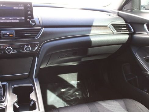Used 2018 Honda Accord EX image 28