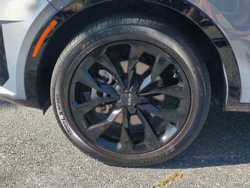 Used 2023 Kia Sorento SX image 12