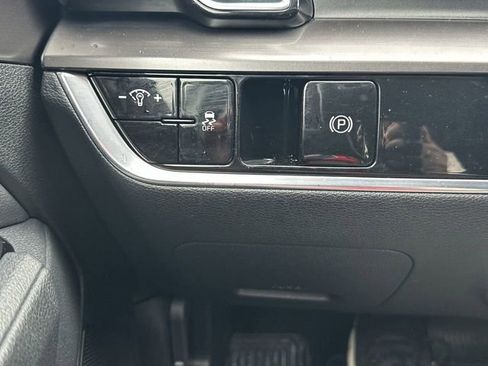 Used 2024 Kia Sportage EX image 18