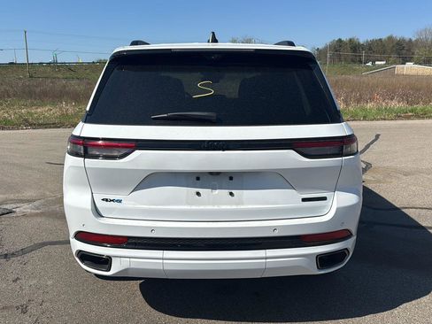 Used 2023 Jeep Grand Cherokee 30th Anniversary AWD/4WD image 4