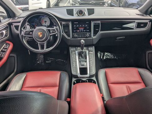 Used 2017 Porsche Macan S image 2