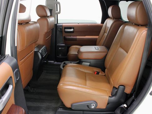 Used 2012 Toyota Sequoia Platinum AWD/4WD image 39