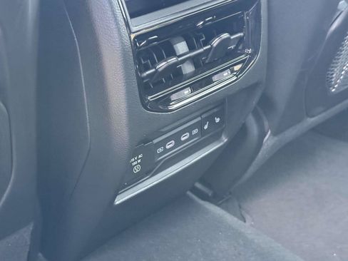 Used 2026 Jeep Grand Cherokee Limited AWD/4WD image 11