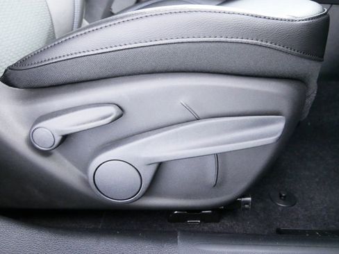 Used 2024 Jeep Compass Latitude image 22