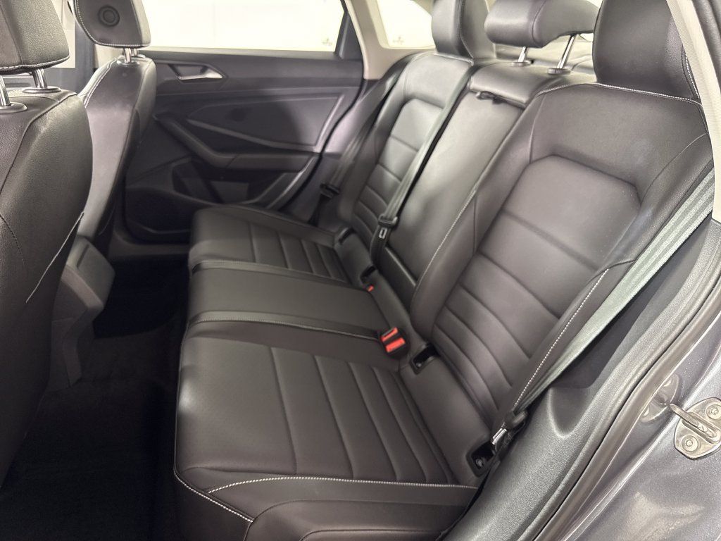 Used 2024 Volkswagen Jetta SE w/ Panoramic Sunroof Package FWD image 13