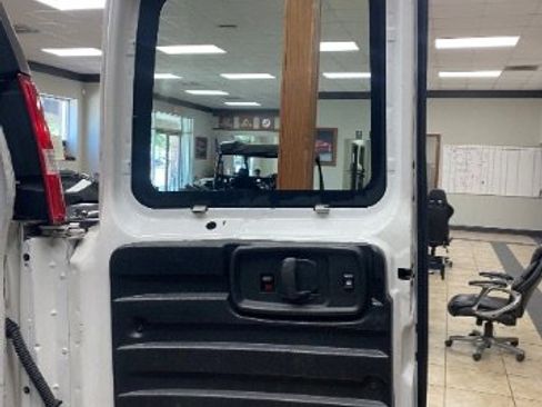 Used 2021 Chevrolet Express 2500 w/ Driver Convenience Package image 11