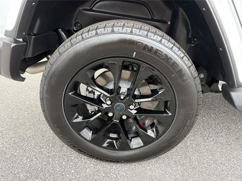 Used 2025 Jeep Wrangler Sahara image 18