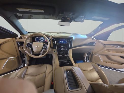 Used 2020 Cadillac Escalade Platinum AWD/4WD image 42