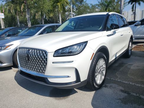 Certified 2024 Lincoln Corsair FWD image 3