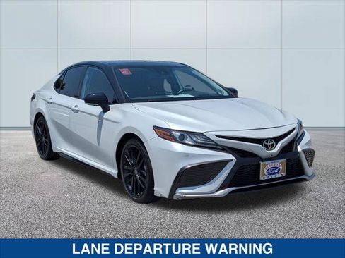 Used 2021 Toyota Camry XSE w/ Navigation Package FWD image 7
