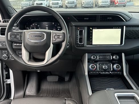 Used 2024 GMC Yukon Denali w/ LPO, Floor Liner Package AWD/4WD image 8