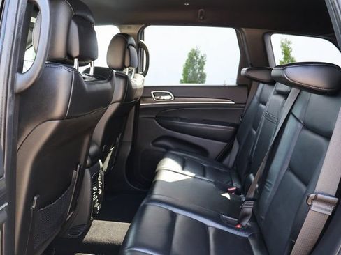 Used 2019 Jeep Grand Cherokee Limited AWD/4WD image 18