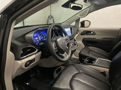 Used 2024 Chrysler Pacifica Touring-L