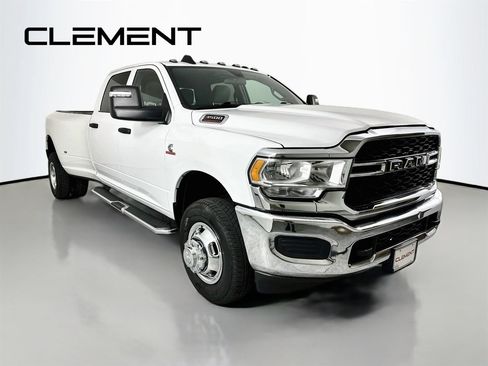 Used 2024 RAM 3500 Tradesman w/ Chrome Appearance Group AWD/4WD image 5