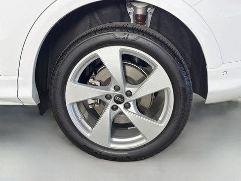 Certified 2025 Audi Q5 Premium w/ Premium Plus AWD/4WD image 32