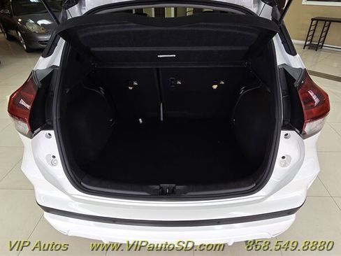 Used 2021 Nissan Kicks SR w/ SR Premium Package image 8