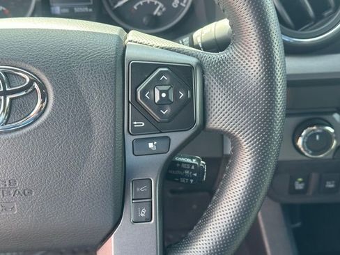 Used 2023 Toyota Tacoma TRD Off-Road w/ Technology Package AWD/4WD image 5