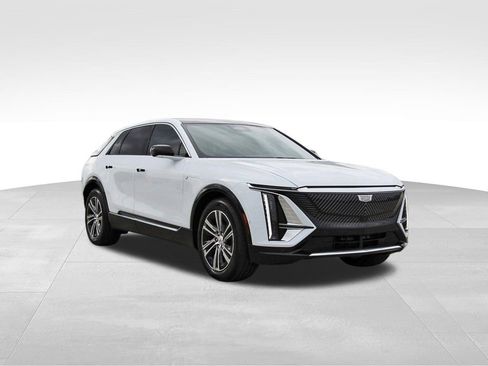 New 2026 Cadillac Lyriq Luxury image 1