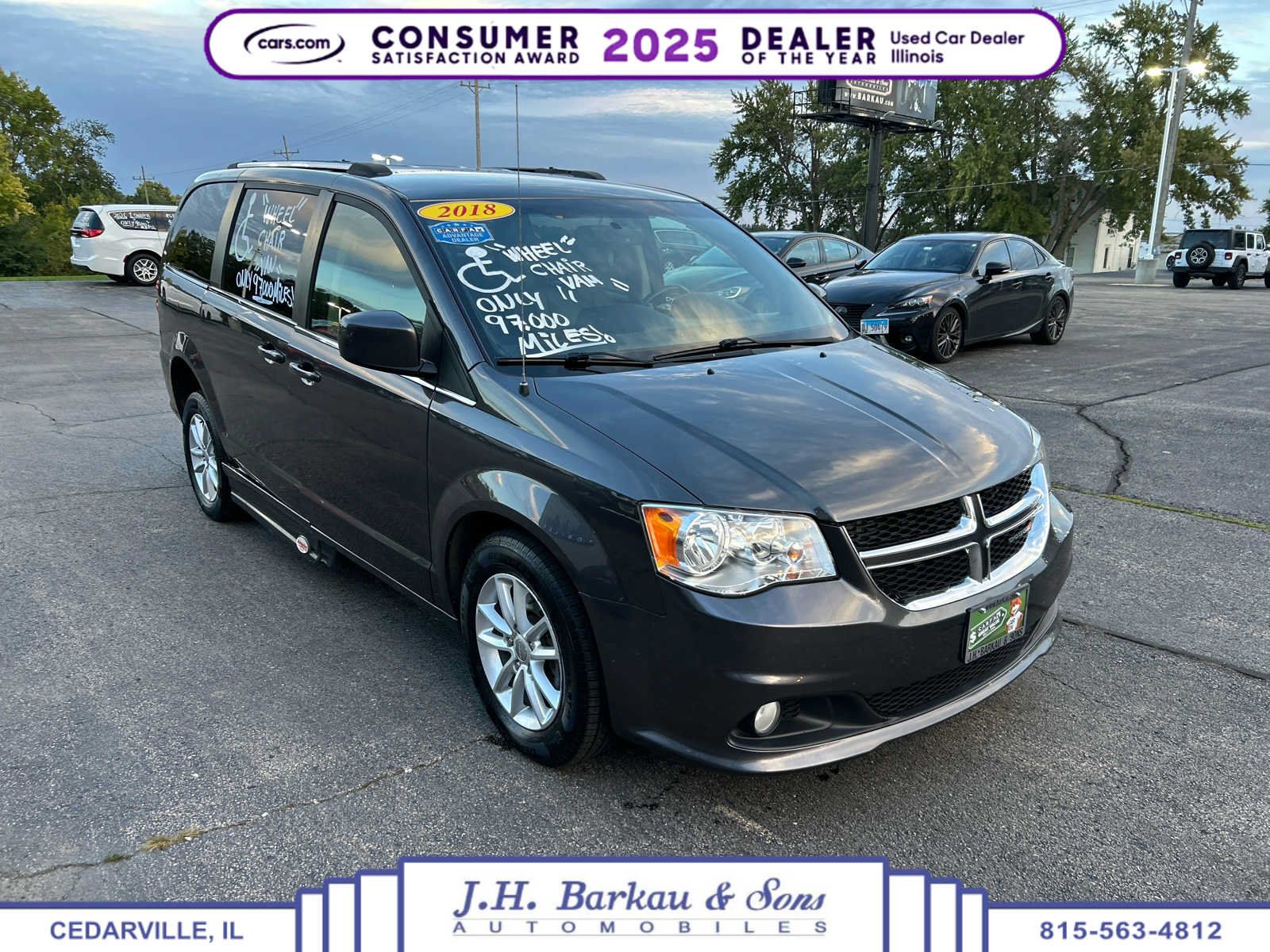 Used 2018 Dodge Grand Caravan SXT FWD image 1