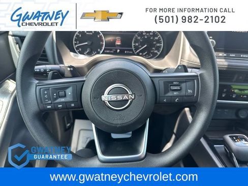 Used 2024 Nissan Rogue S AWD/4WD image 16