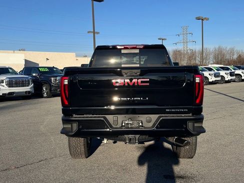 New 2026 GMC Sierra 2500 Denali w/ Denali Reserve Package AWD/4WD image 9