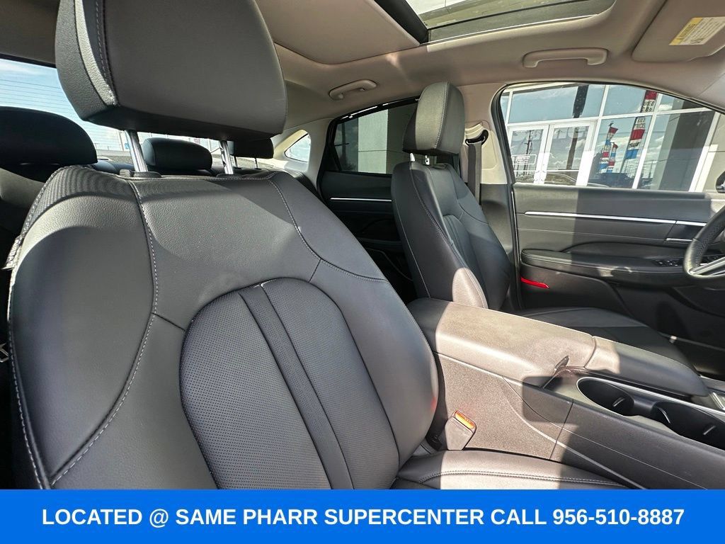 Used 2025 Hyundai Sonata Limited FWD image 33