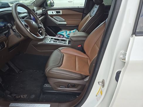 Used 2023 Ford Explorer King Ranch w/ Technology Package AWD/4WD image 13