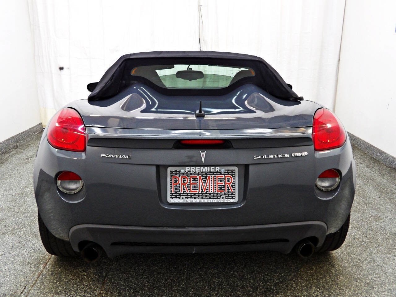 Used 2008 Pontiac Solstice GXP w/ Premium Package RWD image 6