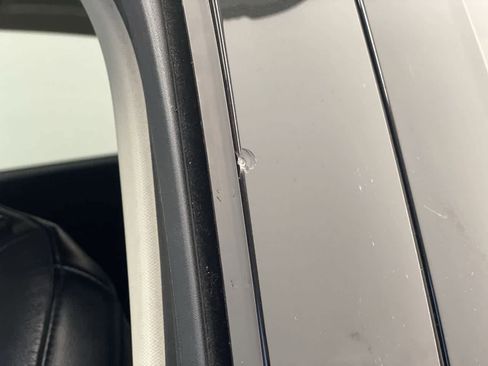 Used 2019 Ford Edge Titanium image 37