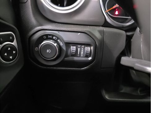 Used 2022 Jeep Wrangler Unlimited Sahara image 30