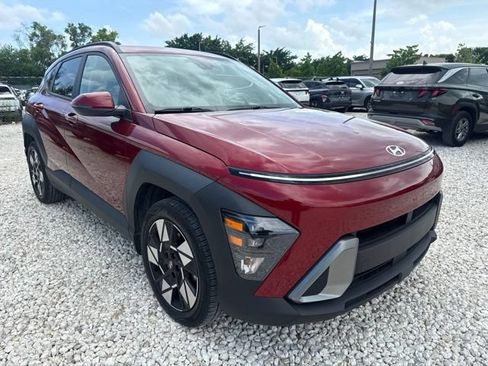 Used 2024 Hyundai Kona SEL w/ Convenience Package FWD image 3