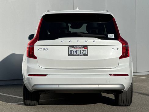 Used 2022 Volvo XC90 T5 Momentum w/ Advanced Package image 4