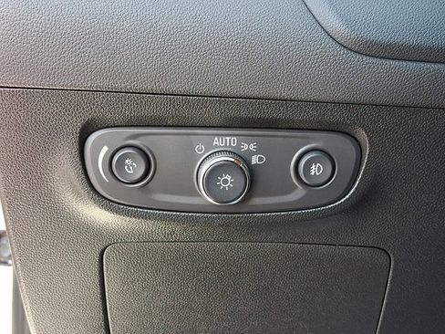 Used 2022 Buick Encore GX Select w/ Sport Touring Package AWD/4WD image 27