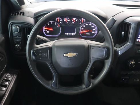 Used 2022 Chevrolet Silverado 2500 Custom w/ Custom Value Package AWD/4WD image 9