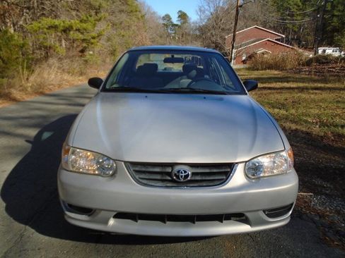 Used 2002 Toyota Corolla CE image 2