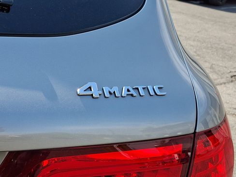 Used 2019 Mercedes-Benz GLC 300 4MATIC image 30