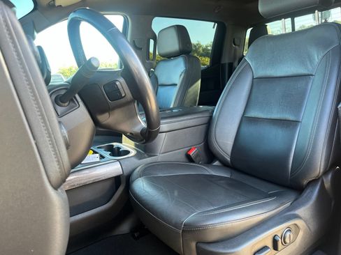 Used 2021 Chevrolet Silverado 1500 LT w/ Convenience Package II AWD/4WD image 8