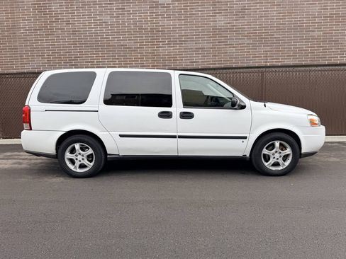 Used 2008 Chevrolet Uplander LS w/ Climate Package FWD image 4