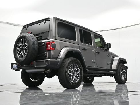 New 2026 Jeep Wrangler Unlimited Sahara AWD/4WD image 21