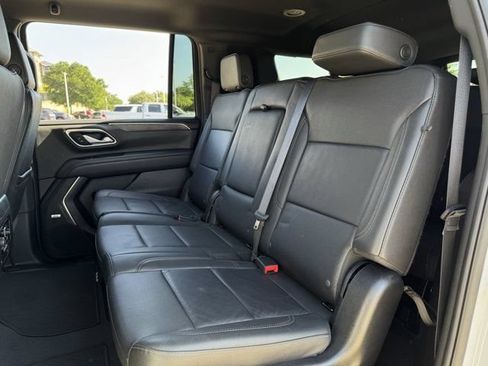 Certified 2024 Chevrolet Suburban LT RWD image 28