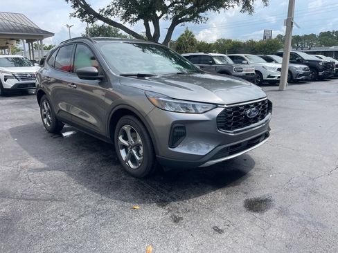 Used 2026 Ford Escape ST-Line FWD image 8