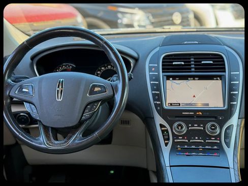 Used 2017 Lincoln MKX Reserve image 24